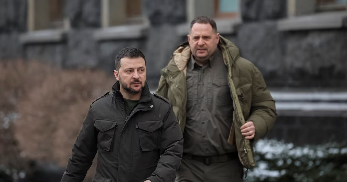 Ukraine's President Volodymyr Zelenskiy and Head of the Presidential Office Andriy Yermak walk, amid Russia's attack on Ukraine, in Kyiv, Ukraine January 22, 2024. REUTERS/Gleb Garanich/File Photo