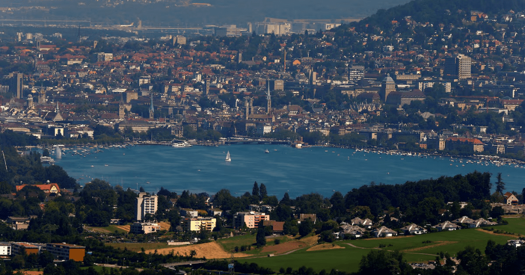 General view of the city of Zurich and Lake Zurich, Switzerland July 20, 2016. REUTERS/Arnd Wiegmann