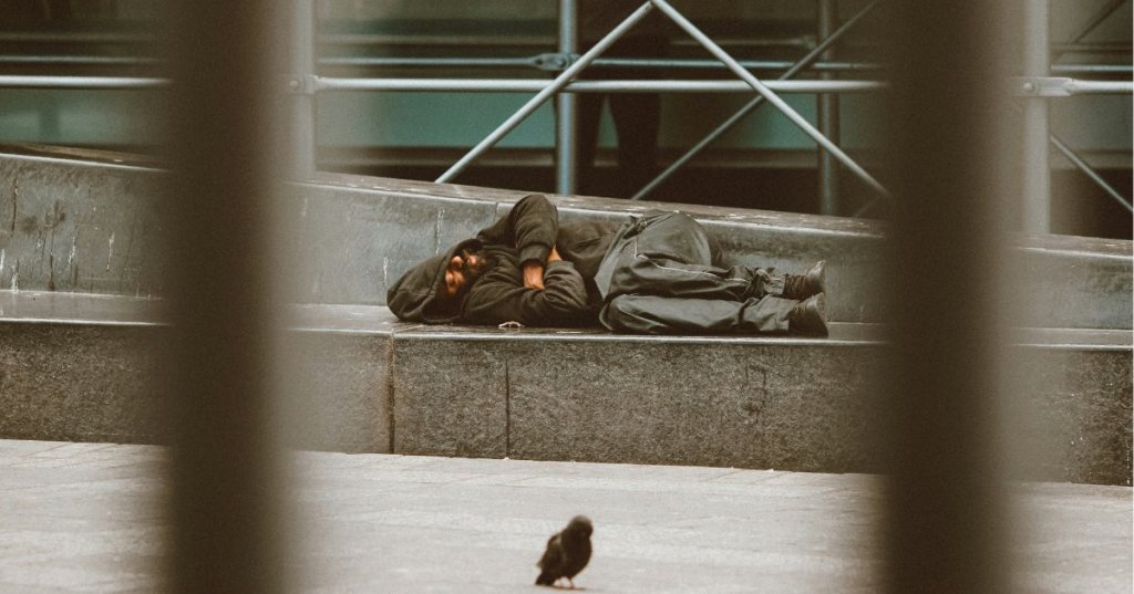 Homelessness in England rises 20% as councils face growing pressure (Image. Jon Tyson . Unsplash)