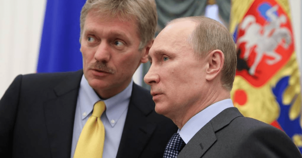 Russian President Vladimir Putin (R) and presidential spokesman Dmitry Peskov (L) © ITAR-TASS/Mikhail Metsel