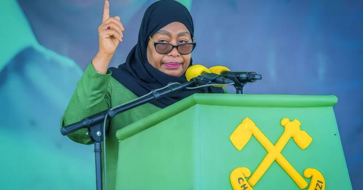 Tanzania’s ruling party Chama Cha Mapinduzi (CCM) presidential candidate and incumbent President Samia Suluhu Hassan delivers her remarks during the party's closing campaign rally in Mwanza on October 28, 2025. MICHAEL JAMSON / AFP
