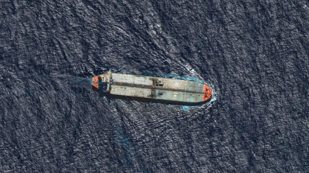 Trump orders blockade of sanctioned Venezuelan oil&nbsp;tankers