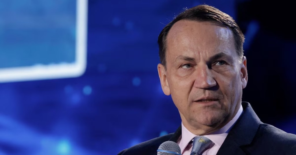 Polish Deputy Prime Minister and Foreign Minister Radoslaw Sikorski attends the Warsaw Security Forum, in Warsaw, Poland September 29, 2025. Agencja Wyborcza.pl/Dawid Zuchowicz/via REUTERS