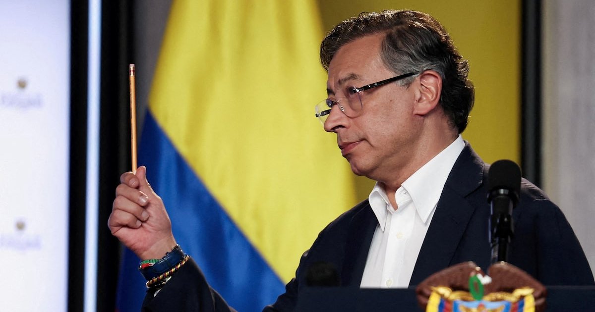 Colombian President Gustavo Petro speaks during a press conference amid an ongoing dispute with his U.S. counterpart Donald Trump over U.S. strikes on boats in the Caribbean and tariffs, at Casa de Narino in Bogota, Colombia, October 23, 2025. REUTERS/Luisa Gonzalez/File Photo
