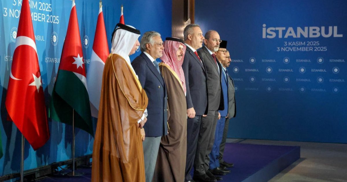 Turkish Foreign Minister Hakan Fidan poses for a family photo with Indonesian Foreign Minister Retno Marsudi, Pakistani Foreign Minister Muhammad Ishaq Dar, Saudi Foreign Minister Faisal bin Farhan Al Saud, Jordanian Foreign Minister Ayman Safadi, and representatives of the United Arab Emirates and Qatar before the Gaza meeting in Istanbul, Türkiye, November 3, 2025. (AA Photo)