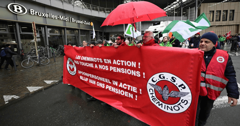 Members of the Belgian Union CGSP Cheminots-ACOD spoor take part in a march outside the Gare du Midi on the first day of a 72-hour national strike called by railway unions, Brussels, Belgium, Nov. 24, 2025. (AFP Photo)