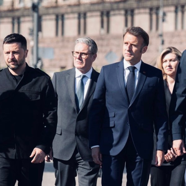 UK and France commit to sending forces to Ukraine if peace deal&nbsp;agreed