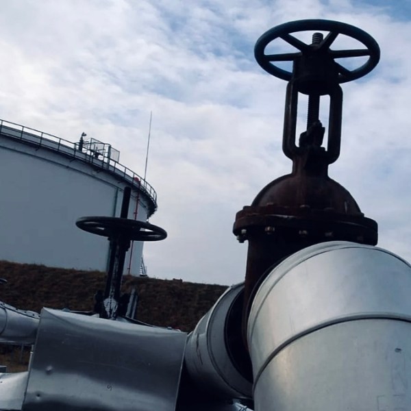 Hungary and Slovakia suspend diesel exports to Ukraine amid Druzhba pipeline&nbsp;dispute