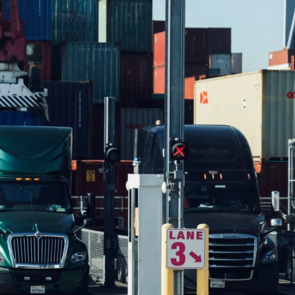 US trade deficit in goods hits record $1.24 trillion in 2025 despite&nbsp;tariffs