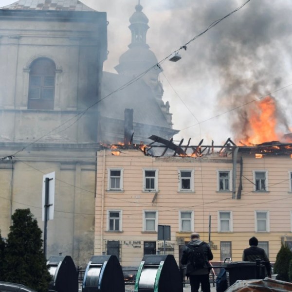 Russia and Ukraine trade major aerial attacks, Baltic states report stray&nbsp;drones