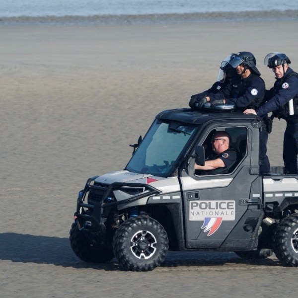 UK to pay France £16.2m in two-month deal to patrol Channel beaches as existing deal&nbsp;expires&nbsp;