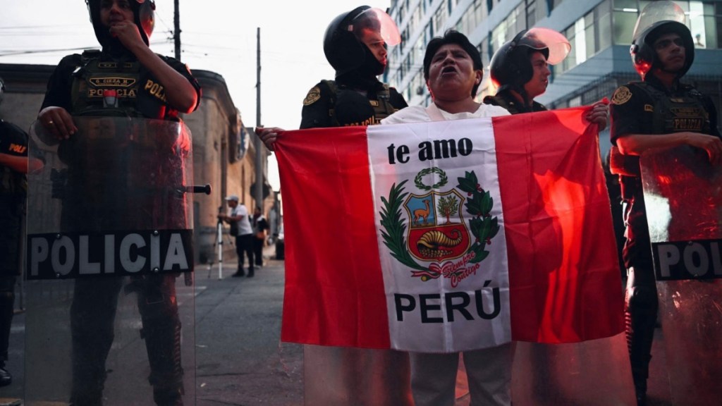 Peru’s Keiko Fujimori leads fragmented election race amid disrupted voting process