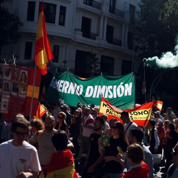 Tens of thousands march in Madrid calling for Prime Minister Pedro Sánchez’s&nbsp;resignation