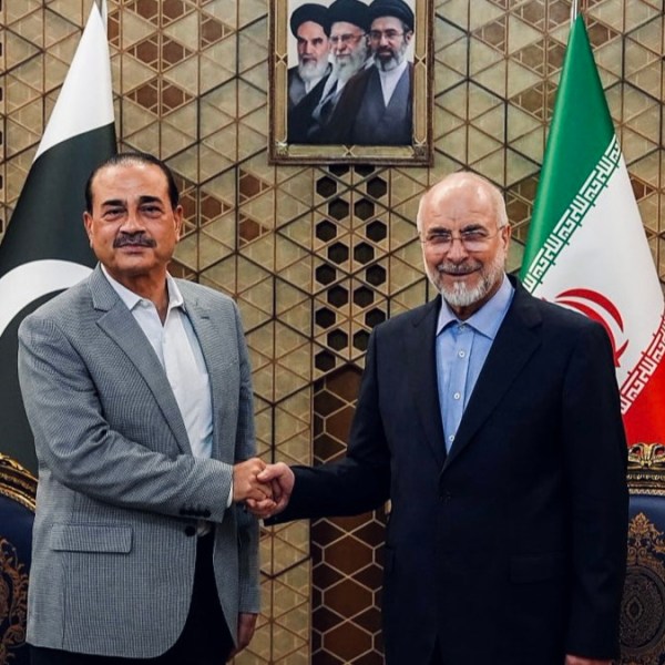 Pakistan army chief Asim Munir meets Iranian leaders as US-Iran peace efforts&nbsp;continue