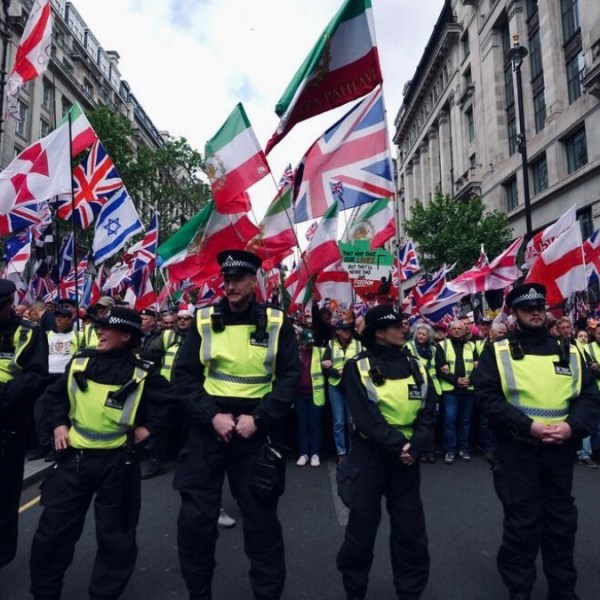 Rival London protests draw tens of thousands under heavy police&nbsp;presence