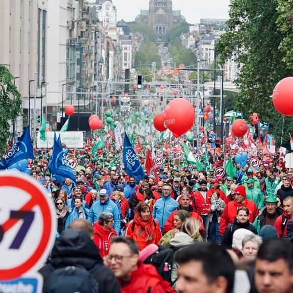 Tens of thousands join Brussels demonstration against Belgium government&nbsp;reforms