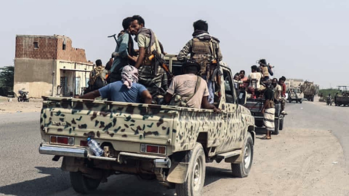 Yemen conflict intensifies as Houthi offensive triggers government air strikes
